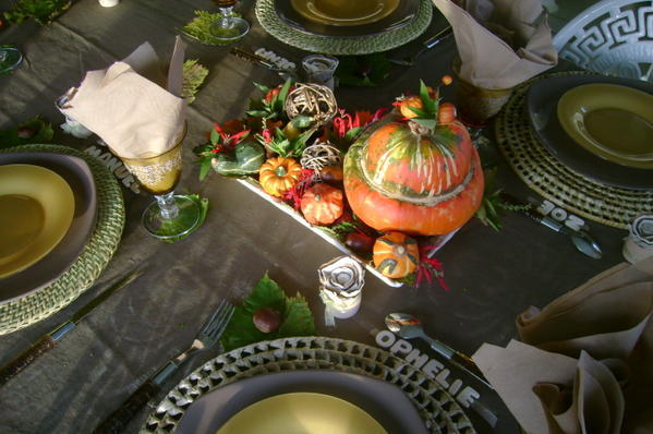 table décorée pour l'automne