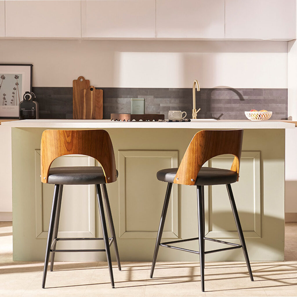 Tabourets de bar design noir et noyer H66.5 (lot de 2) FALCOM