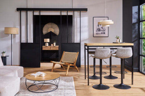 salon industriel avec table haute