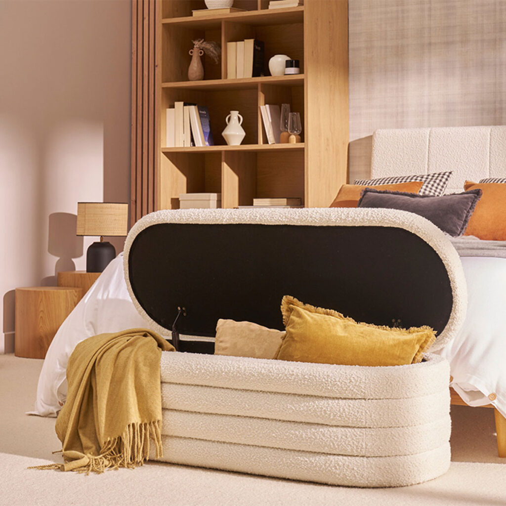 banc blanc avec rangement pour chambre