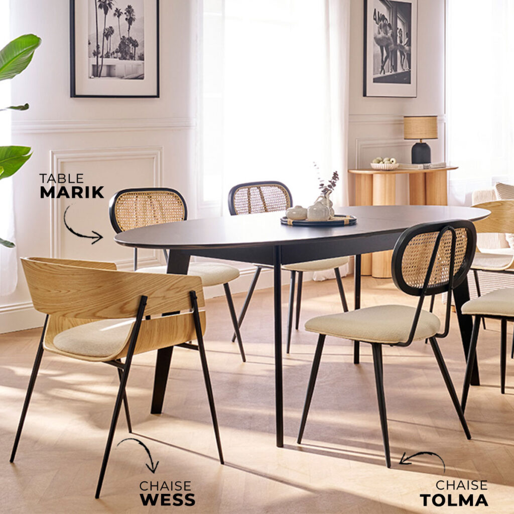 table à manger noire avec chaises claires