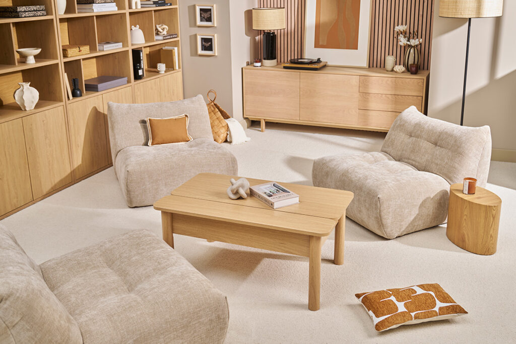 trois fauteuils lounge couleur taupe