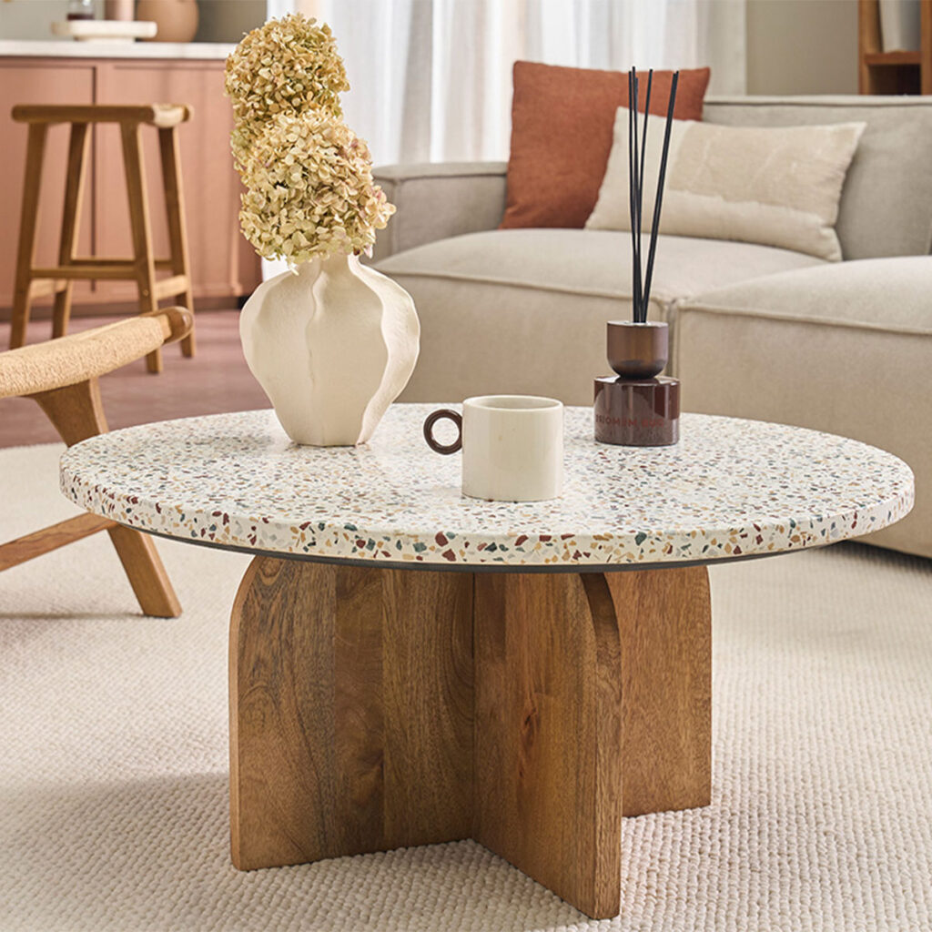 table basse terrazzo et bois clair massif